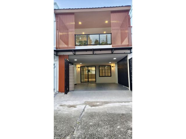 Town House ทาวน์เฮาส์ 2 ชั้น หมู่บ้านแกรนด์หัวหิน รีโนเวทใหม่ทั้งหลัง บ้านพร้อมอยู่