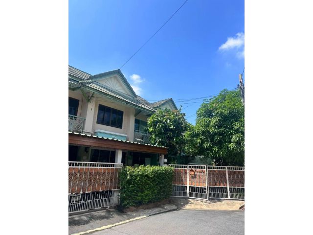 ขายทาวน์เฮ้าส์ 1 คูหา แปลงมุม เนื้อที่ 32.2 ตารางวา พฤกษา 14 A ซอย 12 ซอยวัดลาดปลาดุก