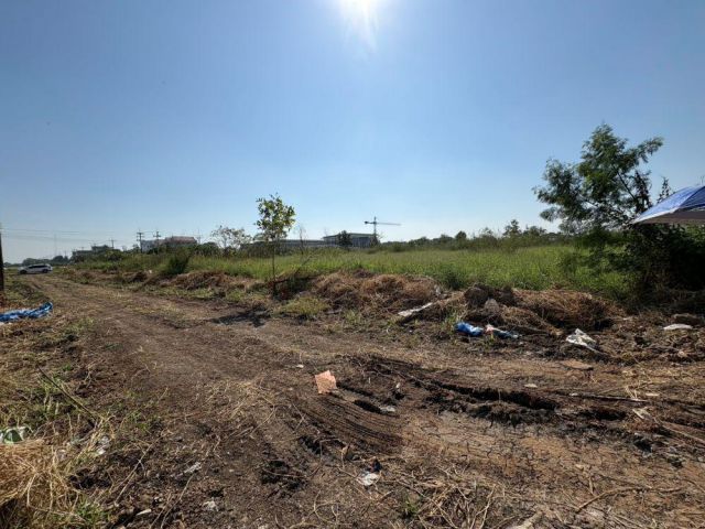 ขายที่ดินถมแล้ว 2 แปลงติดกัน พร้อมโฉนด คลอง 5 ธัญบุรี 2 งาน 80 ตรว. เข้าออกได้ 2 ทาง ใกล้มอเตอร์เวย์ ฟรีโอน