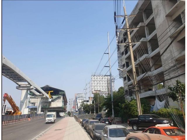 R068-052ขายที่ดินติดถนน ศรีนครินทร์ ขายที่ดิน4-0-50ไร่(1650ตรว.)พร้อมสิ่งปลูกสร้าง อาคารเก่า8ชั้น ราคาดี ทำเลสวย ทำเลดีใก้ลสถานีรถไฟฟ้าธัญญา ปาร์คเพี