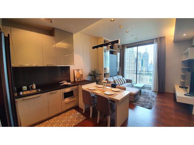 Quattro Thonglor clean12 floor