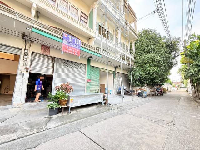 ขายตึกแถว 3ชั้น 2 คูหา 32.6ตรว.บางซื่อ ใกล้MRT,บิ๊กซี วงศ์สว่าง 3