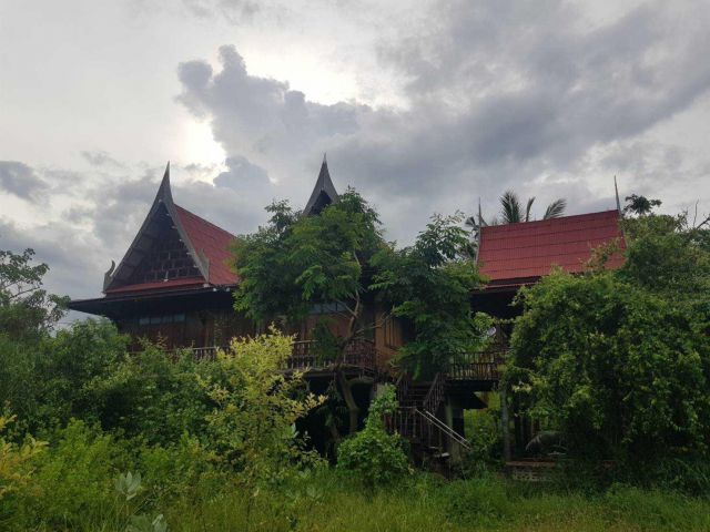 ด่วนที่ดิน 2-3-65 ไร่ โฉนด ต.ลาดใหญ่ อ.เมืองสมุทรสงคราม จ.สมุทรสงคราม ขายที่ดินพร้อมบ้านทรงไทย 1 หลัง ขายเหมาที่ 6,000,000.- เท่านั้น