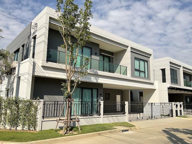 BH3768 | ให้เช่าบ้านเดี่ยวหรู โครงการ “Centro Bangna” ติด Mega บา