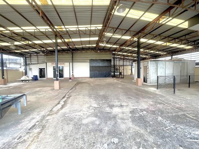 BST967 | ให้เช่า / ขาย โกดังพร้อมออฟฟิศพื้นที่ 200ตรว. ถนน 340 แล