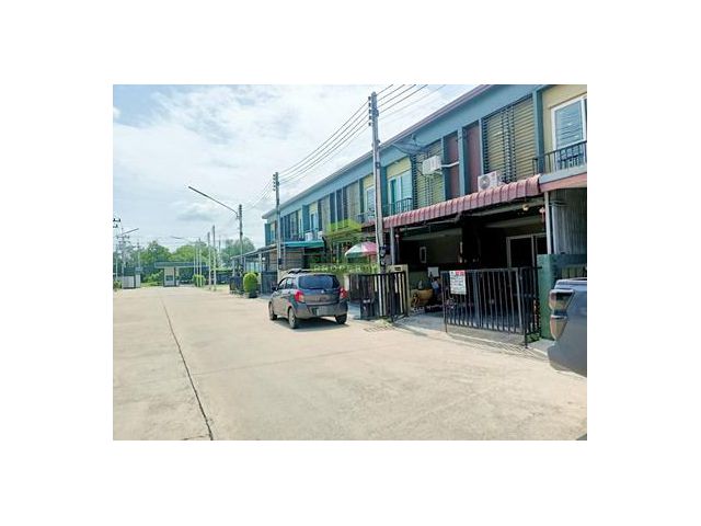 ขายทาวน์เฮ้าส์ หมู่บ้านเดอะชิคทาวน์ ลาดหลุมแก้ว เนื้อที่ 21.70 ตร.ว ใหม่ แต่งครบ ทำเลดี พร้อมอยู่