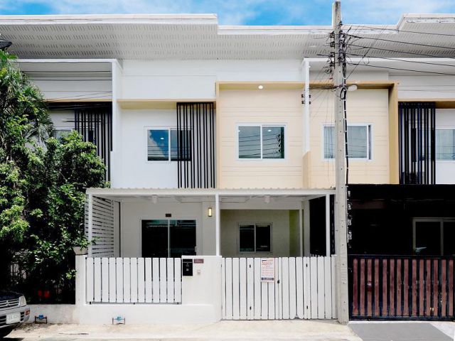 ขายแล้วค่ะ] ทาวน์เฮ้าส์ 2 ชั้น 19.5 ตรว. ม.เดอะโมดิช บางบัวทอง 4นอน 2น้ำ บ้านสวย หลังใหญ่ พื้นที่กว้าง ฟังชั่นบ้านดี