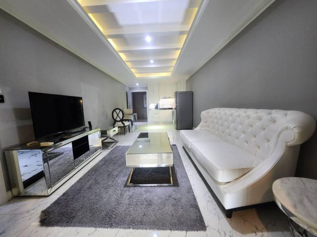 State Tower Silom for rent 1 bedroom 1 bathroom 68 sqm rental 27,000 baht/month