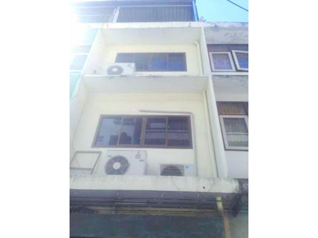 เซ็นทรัล ให้เช่าตึกแถว 3 ชั้น 20 ตร.วา. จันทน์19 พระราม 3 2.2 กม.