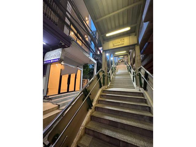 อาคารพาณิชย์ติดBTSปุณณวิถี450ตร.ม.ให้เช่า