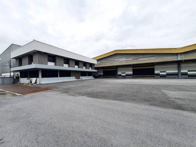 ให้เช่าโกดังพร้อมสำนักงานเนื้อที่รวม 10,500 ตร.ม.สีม่วง ขอใบ รง.4