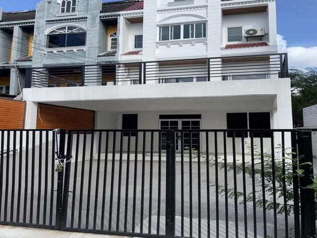 ให้เช่า ทาวน์โฮม 3ชั้น ซอยลาดพร้าว 91