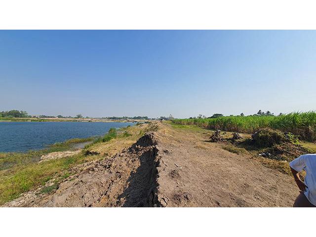 ที่ดินถมทั้งแปลง ติดบึงน้ำขนาดใหญ่กว้าง ติดทางราดยาง ใกล้ด่านเก็บเงินมอเตอร์เวย์ จุดเชื่อมต่อ 3 จังหวัด 65ไร่