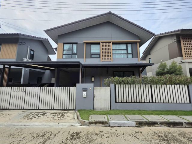 บ้านแฝด 2 ชั้้น อณาสิริ รังสิต-คลอง 2 อายุบ้านเพียง 4 ปี ใกล้ฟิวเจอร์