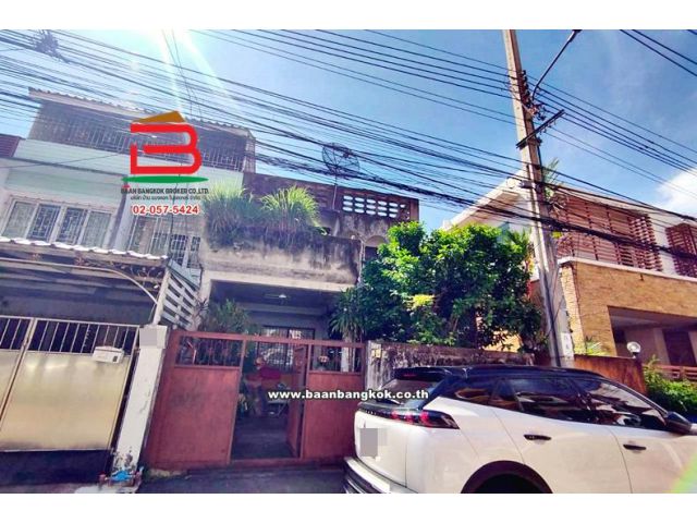ทาวน์เฮาส์ เนื้อที่ 45 ตร.ว. ซอยสุขุมวิท 99 ทำเลดี ใกล้ BTS สถานีบางจาก ถนนสุขุมวิท แขวงบางจาก เขตพระโขนง