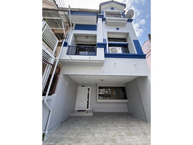 ให้เช่าทาวน์โฮม 3.5 ชั้น 300 ตรม. 3 นอน บ้านกลางเมือง1 รัชดา เหม่