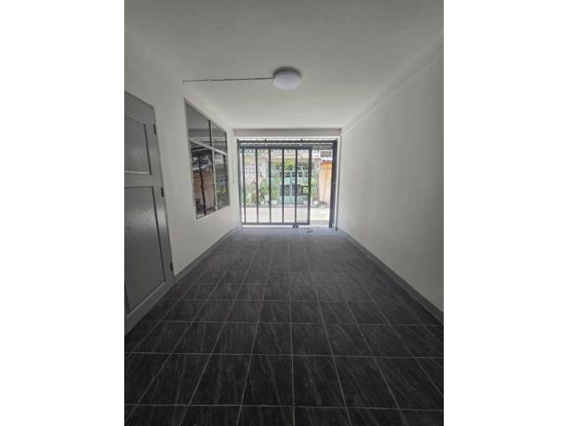 P1550 ให้เช่า ขาย ทาวน์เฮ้าส์ 2 ชั้น ซอยประชาราษฏร์บำเพ็ญ 16