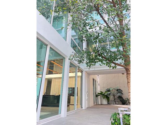 ให้เช่าบ้านเดี่ยวมีลิฟต์ 3 ชั้น VIVE เอกมัย-รามอินทรา  4 ห้องนอน