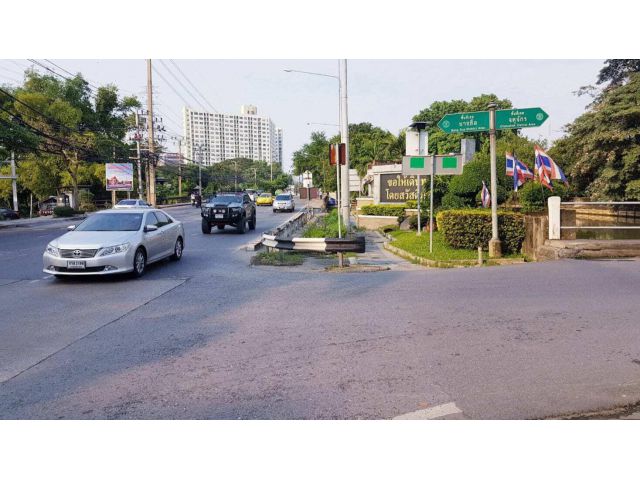 ขายที่ดินพร้อมสิ่งปลูกสร้าง 6-1-68 ไร่ ถ.ประชาชื่น เทศบาลรังสรรเหนือ ซอย 14 แขวงลาดยาว เขตจตุจักร กรุงเทพๆ