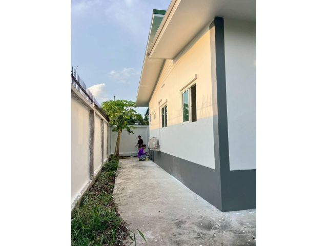 คลอง11หนองเสือจ.ปทุมธานีบ้านสวนทำเลดีโครงการสวนแก้ว3ห้องนอน2ห้องน้ำ1ห้องครัวใกล้ป่าคลอง11-1กม.ถนนกว้าง4.5กมใกล้ตลาดเจริญกัล4กม.รพ.หนองเสือ4.5กม