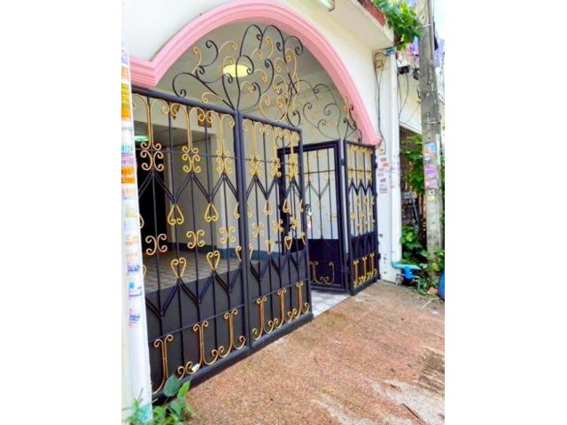 ให้เช่าทาว์นเฮาส์ 3 ชัน เพชรเกษม49-59  รร.บางแค 600 ม. 3 นอน 4 น้