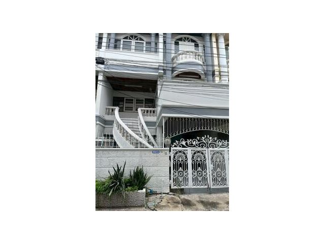 ขายทาวน์โฮม 3 ชั้น สไตล์โรมัน หมู่บ้านร่มเย็นวิลล์ เนื้อที่ 24 ตารางวา 4 ห้องนอน ตำบลบางเมือง อำเภอเมืองสมุทรปราการ