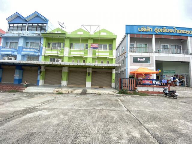 ให้เช่าอาคารพาณิชย์ 3 ชั้นเต็ม ที่จอดรถสะดวก เพลินใจ3 ใกล้ขนส่งใหม่ ทับมา ระยอง (ทาสีภายในใหม่)