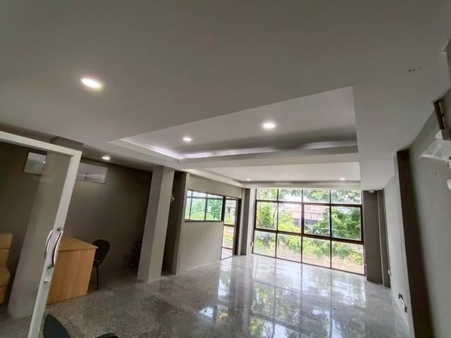 P1562 ให้เช่า อาคารพาณิชย์ 2 คูหา 4.5 ชั้น ริมถนน พระราม 3