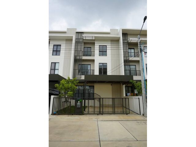 ให้เช่าทาวน์โฮม3ชั้น ม.วิลลา อัลเบโร พระราม9