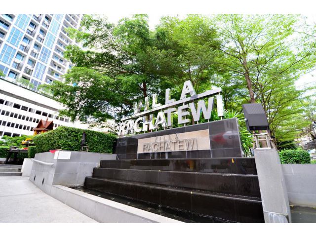 RARE ITEM! ห้องมุมวิวสวย ชั้นสูง ใกล้ 3 สถานีรถไฟฟ้า!