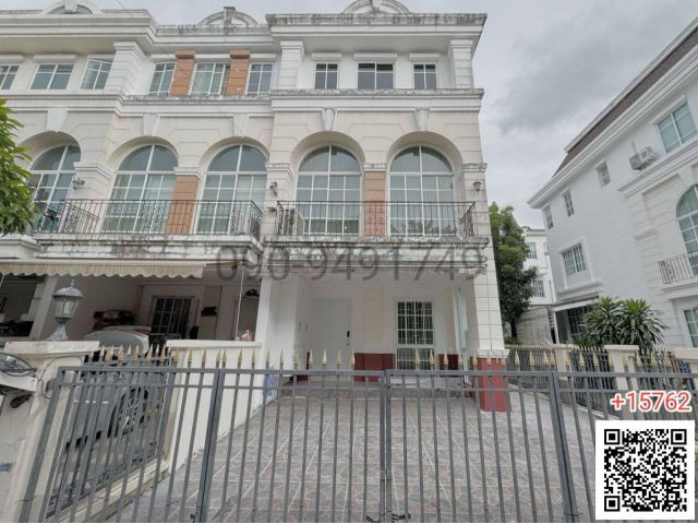 ขาย ทาวน์โฮม 3 ชั้น หมู่บ้าน พลัส ซิตี้พาร์ค เอกมัย - รามอินทรา พร้อมเข้าอยู่