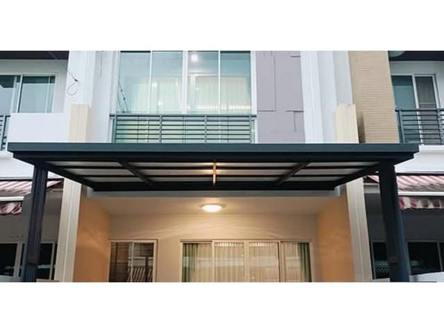 ทาวน์โฮม 3 ชั้น กรุงเทพ ใกล้ สนามบินสุวรรณภูมิ  พร้อม เฟอร์นิเจอร