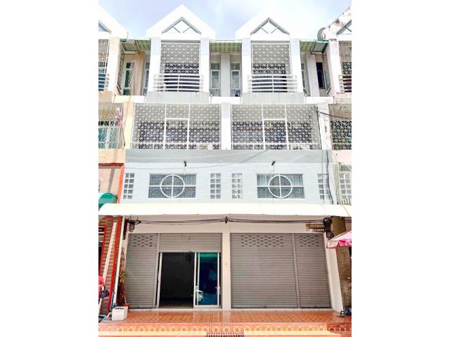 รามคำแหง 170–18 MRTเคหะรามคำแหง มีนบุรี  อาคาร 3ชั้น 2 คูหาติดกัน