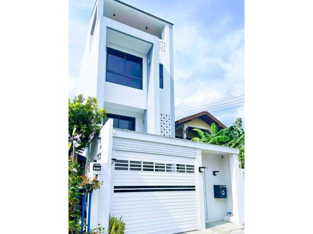 ให้เช่าบ้านเดี่ยว 3.5 ชั้น 400ตร.MRTโชคชัย4 400 ม.ลาดพร้าว 52-62