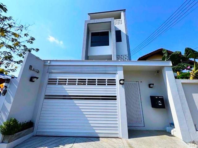 MRTโชคชัย4 40 ให้เช่าบ้านเดี่ยว 3.5 ชั้น  402ตร.ม.ลาดพร้าว 52-62