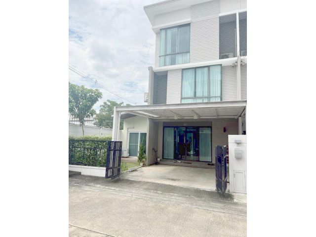 ทาวน์โฮม 3 ชั้น Patio พหลโยธิน วิภาวดี พหลโยธิน 92 เช่า