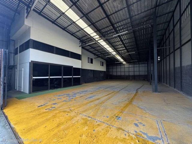 #โกดังสำนักงานให้เช่าตั้งอยู่แถวสะพานพระราม 5 ขนาด 320 ตรม ขนาดพื้นที่ 80 ตารางวา