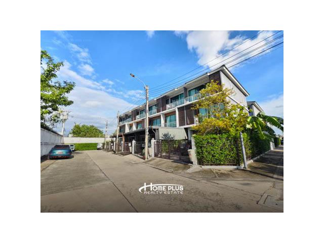 โครงการศุภาลัย เอสเซ้นส์ ลาดพร้าว ซอยลาดพร้าว107