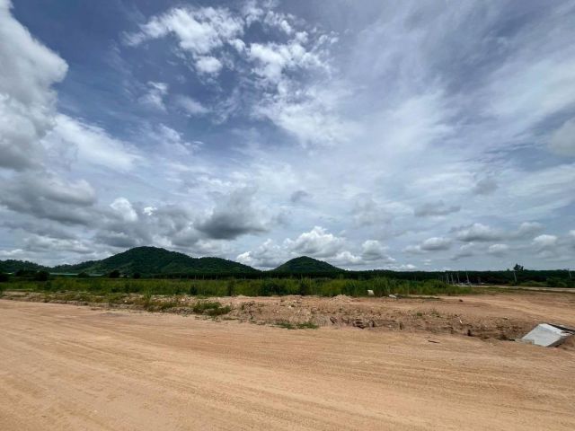 R68_089ขายที่ดินแปลงใหญ่ 338ไร่ ในนิคมสีม่วงเข้ม อุตสาหกรรม w h a อำเภอหนองใหญ่  จังหวัดชลบุรี  พื้นที่สีม่วงเข้ม อยู่ในการดูแลของ นิคมอุตสาหกรรมแห่ง