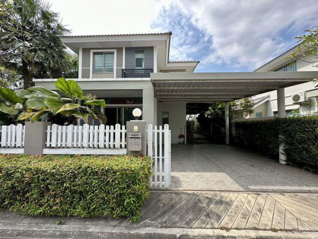 ขายด่วน!! บ้านเดี่ยว 2 ชั้น หมู่บ้าน ไลฟ์ อิน เดอะ การ์เด้น ศรีราชา