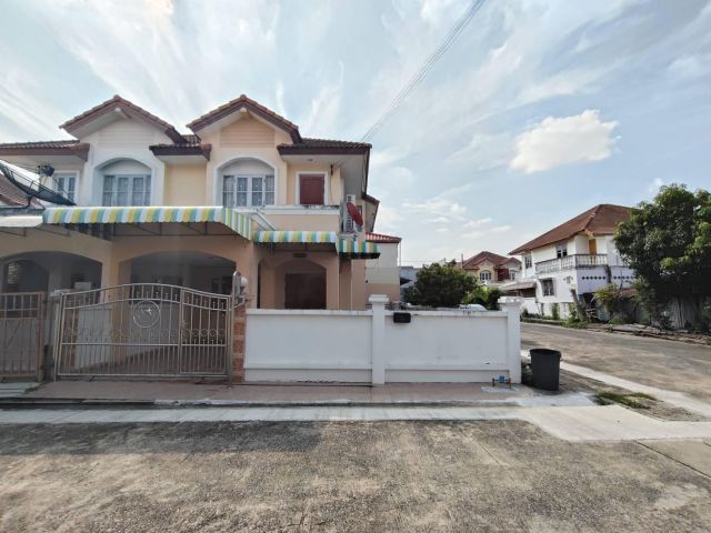 ให้เช่าบ้าน หลังมุม หมู่บ้าน สุขสันต์ 11 เพชรเกษม บางแค