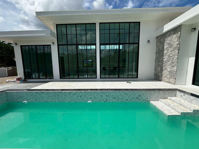 ขาย/เช่า บ้านโมเดิร์น ลักชัวรี่พูลวิลล่า 3 ห้องนอน 3 ห้องน้ำ พร้อมสระว่ายน้ำส่วนตัว ทำเลใกล้เขาใหญ่ เพียง 5.2 ลบ