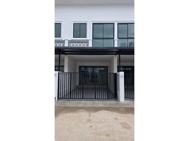 บ้านสวยสไตล์มินิมอล พร้อมเข้าอยู่ ใจกลางพัทยา บางละมุง ชลบุรี