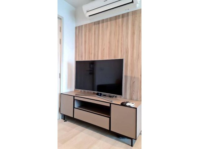 Life One Wireless 35th floor