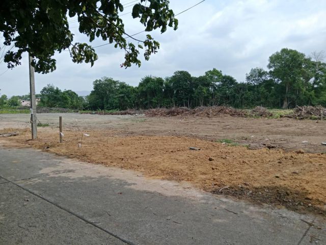 ขายที่ดินแบ่งแปลงขนาด100ตร.วา ท่าช้าง จันทบุรี ถมแล้วทำเลดีอยู่ในเขตชุมชนเดินทางสะดวก สร้างบ้านได้เลย