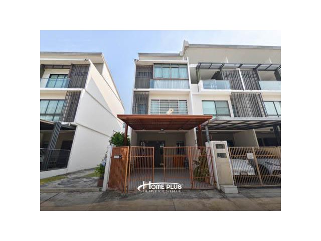 โครงการเดอะแลนด์มาร์ค เอกมัย-รามอินทรา หลังมุม (Landmark Ekamai-Ramindra)