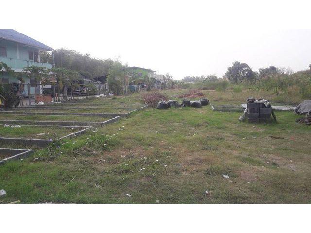 ขายที่ดิน  2-2-0 ไร่  ถนนศาลเจ้าสมบุญ  ใกล้เทศบาลหลักหก