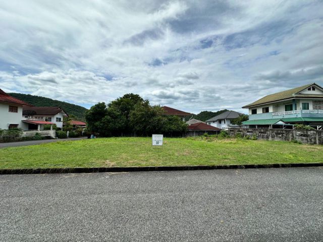 ขายที่ดินถมแล้ว ในหมู่บ้านสหกรณ์ไทยออยล์ 2 แปลง 204 ตร.วา แปลงใหญ่ ติดถนนสายหลัก ศรีราชา ชลบุรี