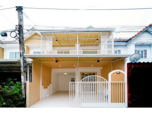 ขาย ทาวน์เฮ้าส์รีโนเวทใหม่เอี่ยม หมู่บ้านบัวทอง 4