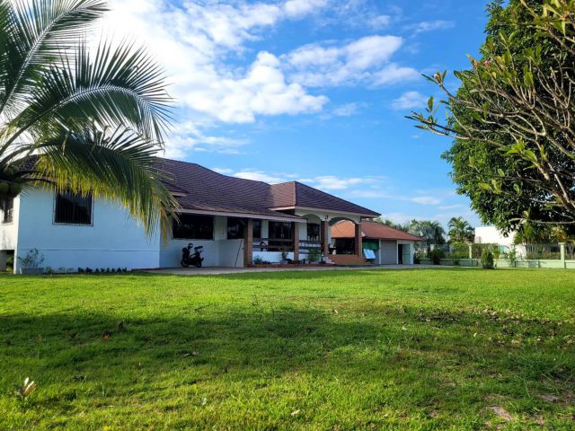 House just 8 km from Big C, Udon